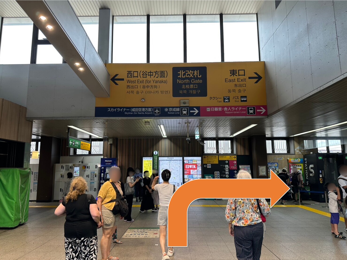 日暮里駅の北改札付近の写真